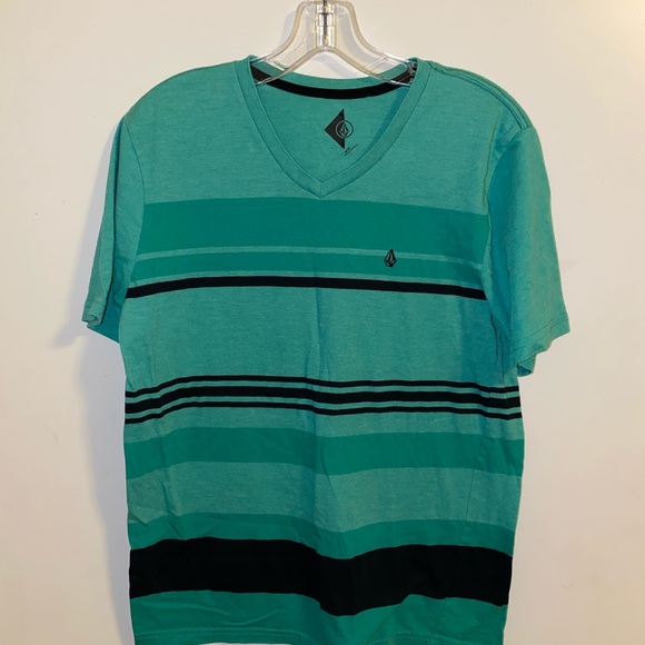 2 men’s t-shirts Hollister S Volcom M - Picture 2 of 15